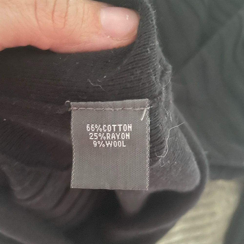 Kenneth Cole Reaction Sweater - Picture 4 of 5